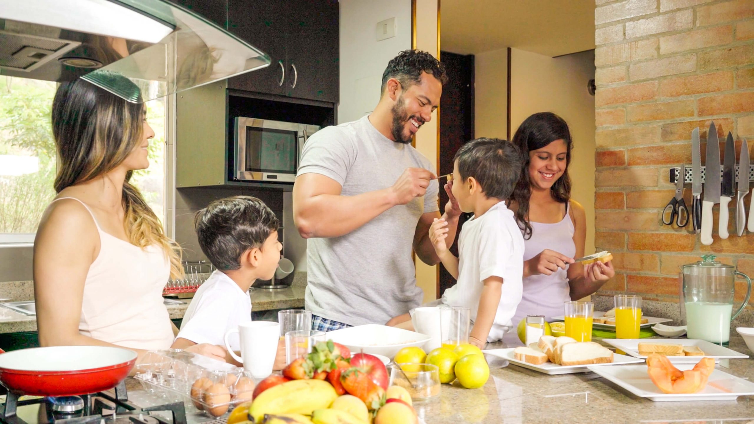 family-making-breakfast